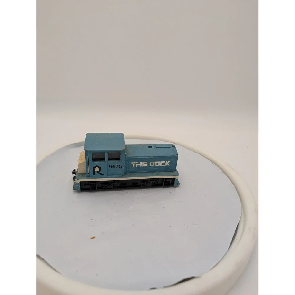 Mehano‎ Vintage Rock Island The Rock 6675 HO Scale Diesel Locomotive Blue White